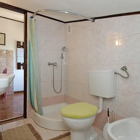 Suzana 1608 Apartment