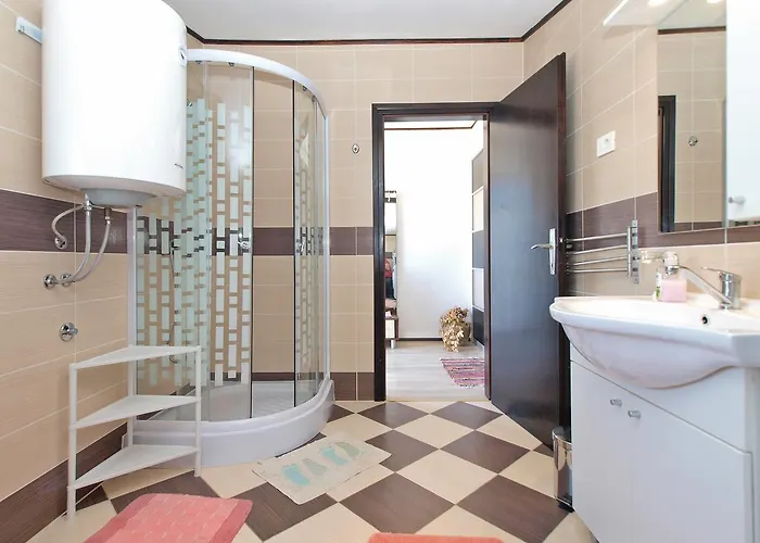 Suzana 1608 Apartmán *