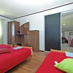 Suzana 1608 *